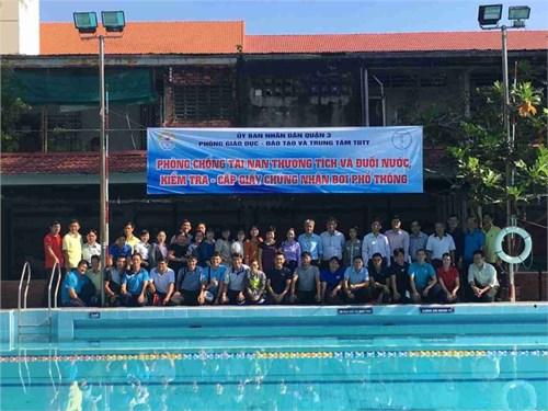 Chuyên đề tập huấn kỹ năng sơ cấp cứu, phòng chống tai nạn đuối nước và kiểm tra cấp giấy chứng nhận bơi phổ thông năm học 2018-2019